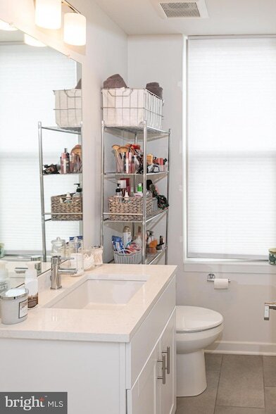 Building Photo - 3123 Beachview Ln