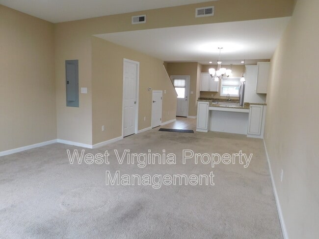 Building Photo - 198 Blackbird Village Cir