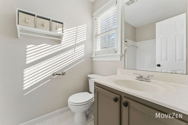 Building Photo - 134 Sanair Ct