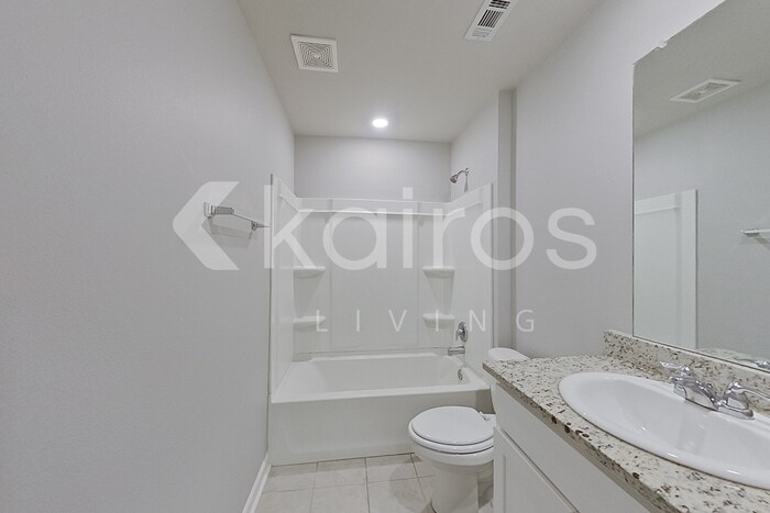 Building Photo - 123 Yardley Ct