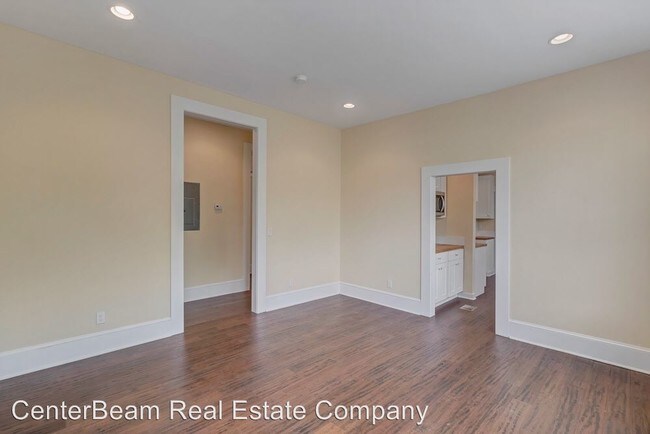 Building Photo - 2 br, 2 bath House - 40 E 3rd Street