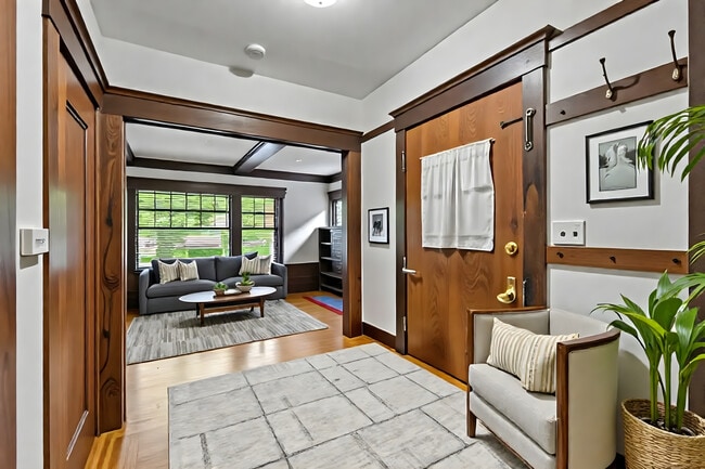 Building Photo - 21 Westall Ave
