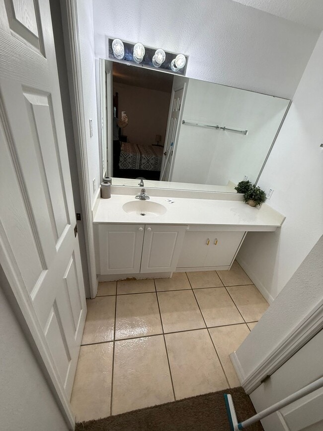 Building Photo - 2740 Club Cortile Cir