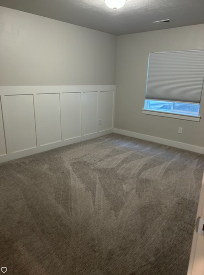 Building Photo - Spacious 6-Bedroom Home in the Heart of Vi...