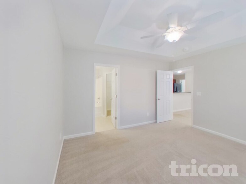 Building Photo - 420 Hedge Grove Ln