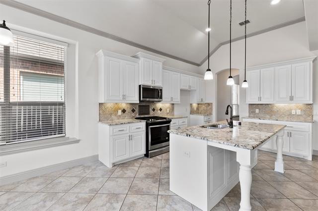 Building Photo - 2418 Askew Dr