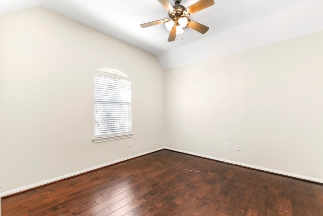 Building Photo - 28514 Hayden Park Dr