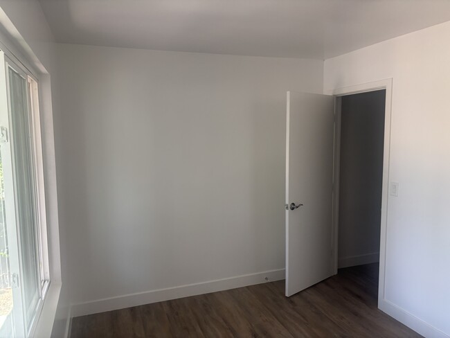 Building Photo - 1271 Murray Ave