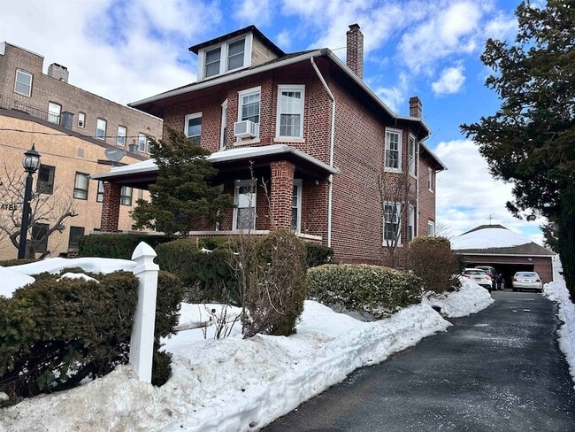 Building Photo - 7308 John F. Kennedy Blvd