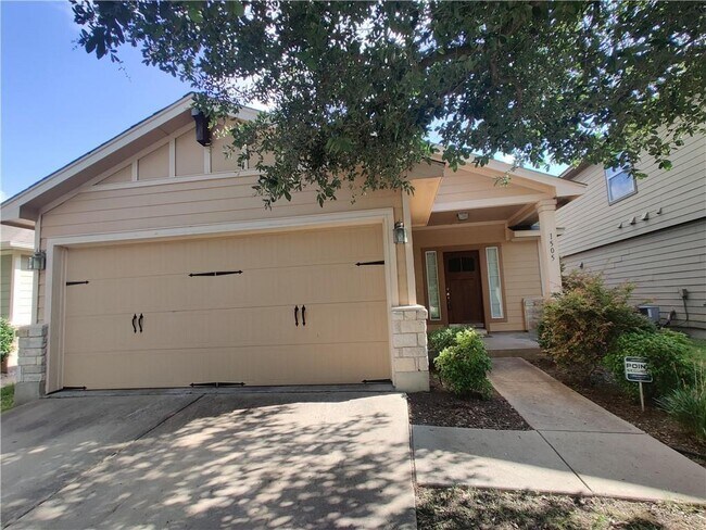 Primary Photo - 1505 Huckleberry Ln