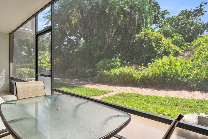 Building Photo - 600 Neapolitan Way