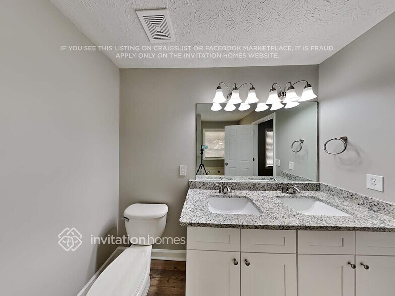 Building Photo - 5200 Gable Ridge Way