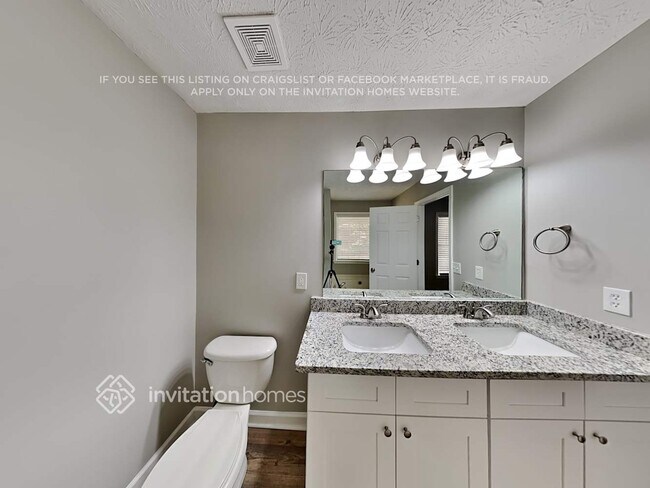 Building Photo - 5200 Gable Ridge Way