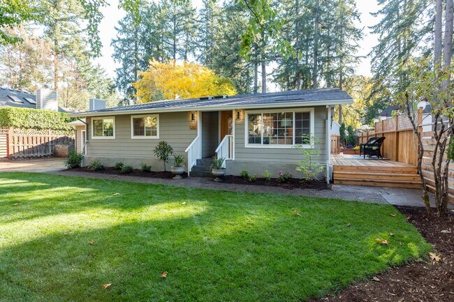 Building Photo - Gorgeous Lake Oswego Remodeled Cottage