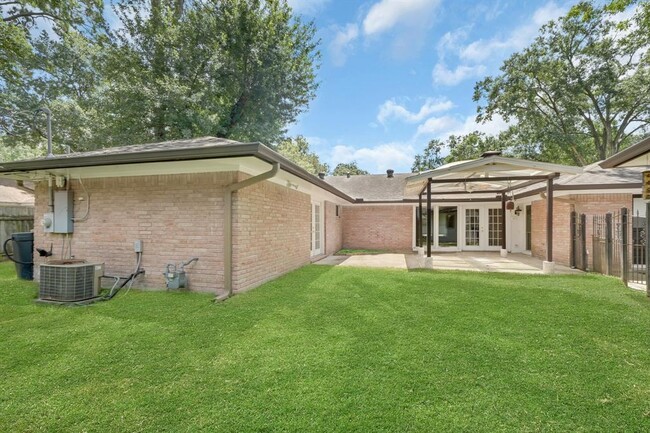 Building Photo - 10166 Hanka Dr