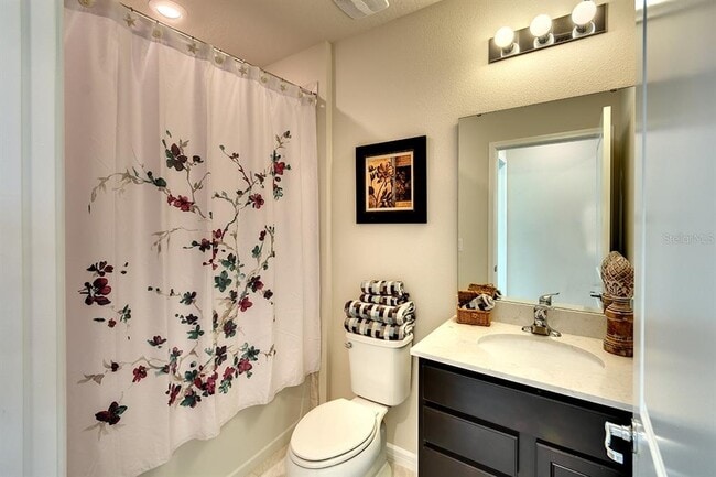 Building Photo - 8921 Royal River Cir