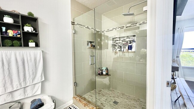 Building Photo - 4971 Pond Ridge Dr