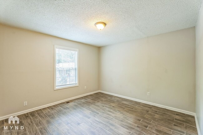 Building Photo - 56 Boone Dr