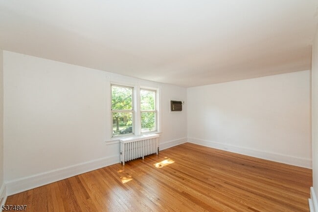 Building Photo - 92 Watchung Ave