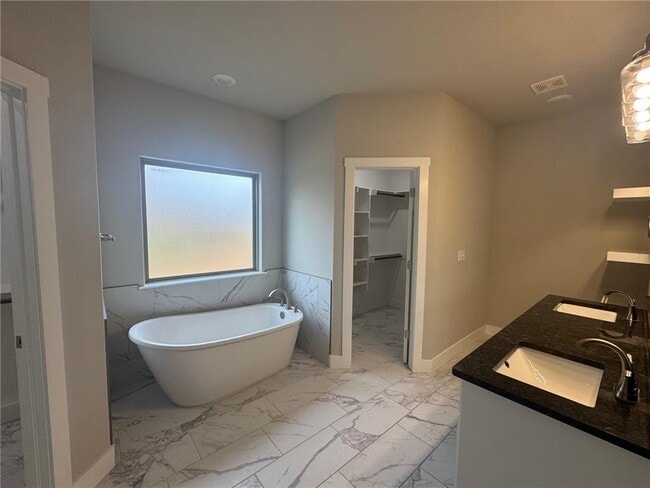 Building Photo - 500 Ryder St