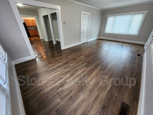 Building Photo - 821 S 10th St