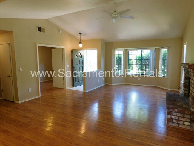 Building Photo - Charming Fair Oaks 3bd/2ba Home near Fair ...