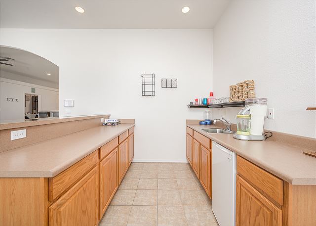 Primary Photo - 2459 N Ridge Ave