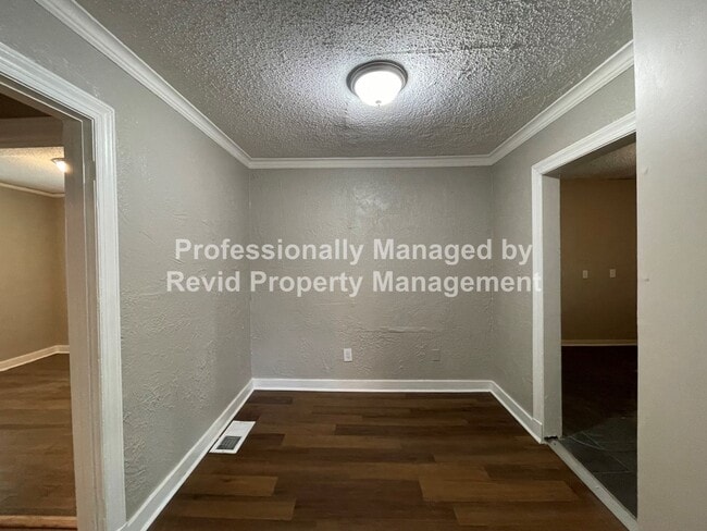 Building Photo - 1137 Catalina St