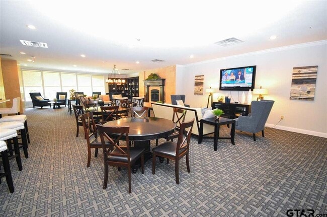 Building Photo - 2801 Wexford Dr