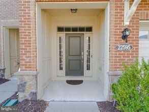 Building Photo - 22595 Windsor Locks Square