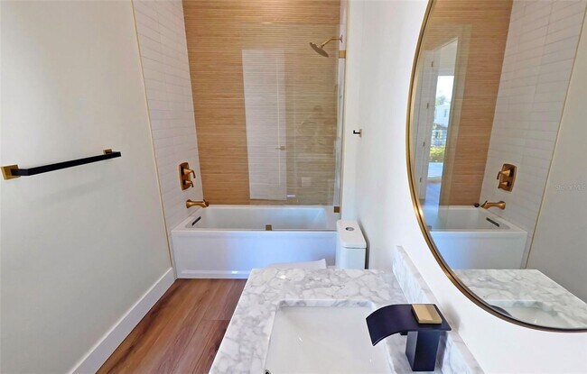 Building Photo - Bold Sarasota Bay Luxury Custom Home, 5 beds/4 baths, Private pool.