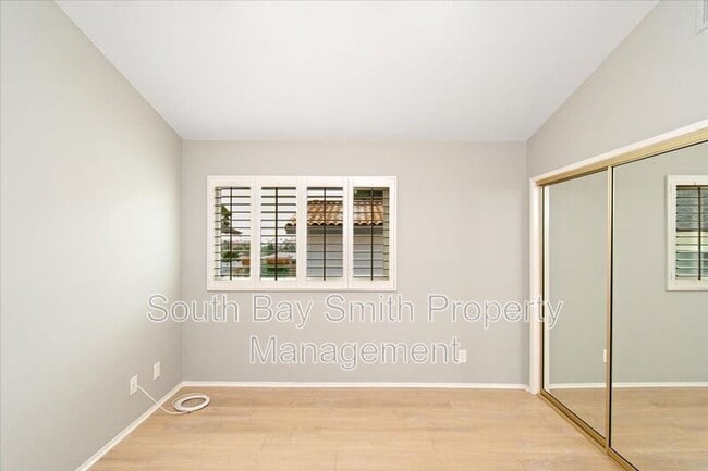 Building Photo - 122 S Guadalupe Ave