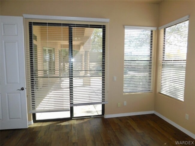 Building Photo - 2824 Fort Silver Dr
