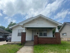 Building Photo - 2 bedroom and 1 bath home