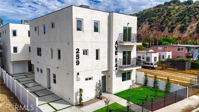 Building Photo - 257 S Ave 54