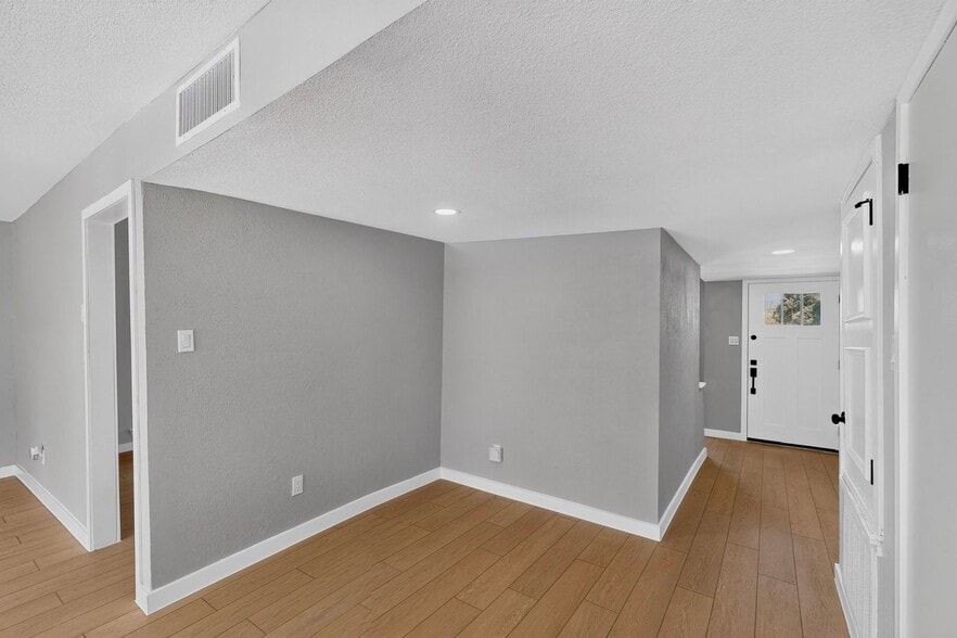 Building Photo - 5601 Truitt St