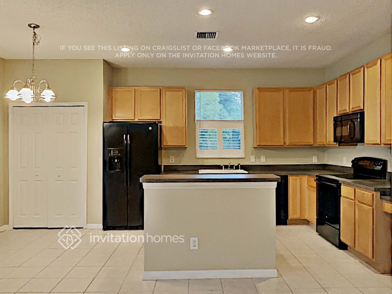 Building Photo - 391 Oak Springs Ct
