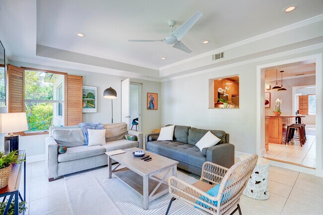 Building Photo - 411 26th St