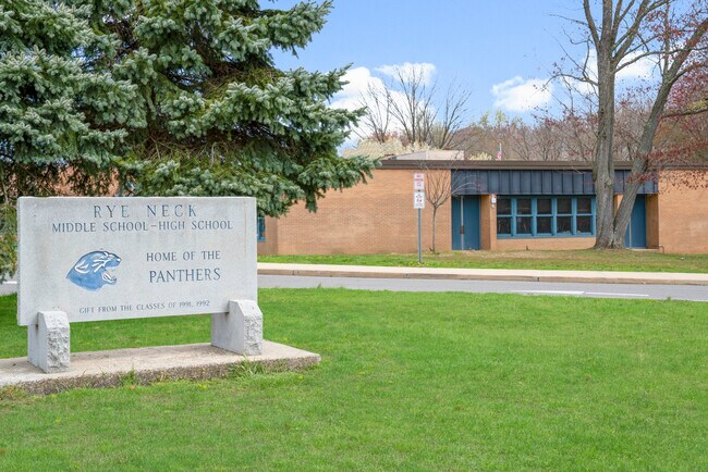 Building Photo - 319 Wagner Ave