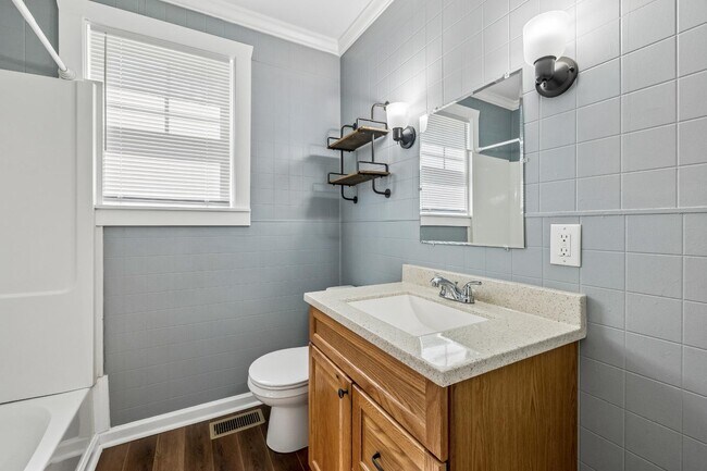 Building Photo - 226 Cumberland Dr