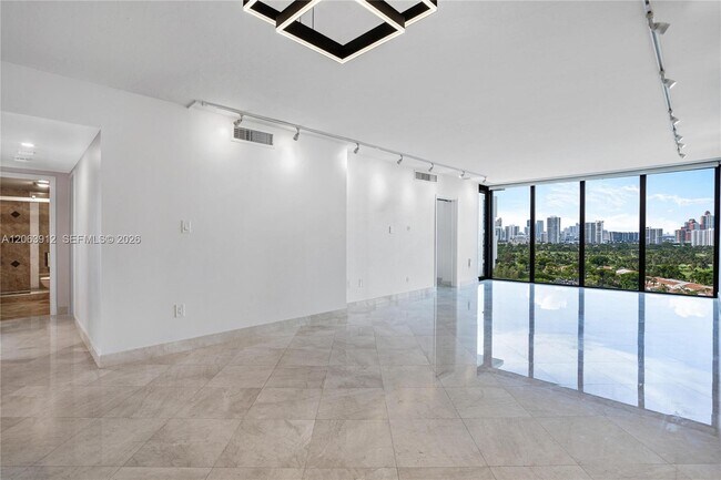 Building Photo - 3375 N Country Club Dr