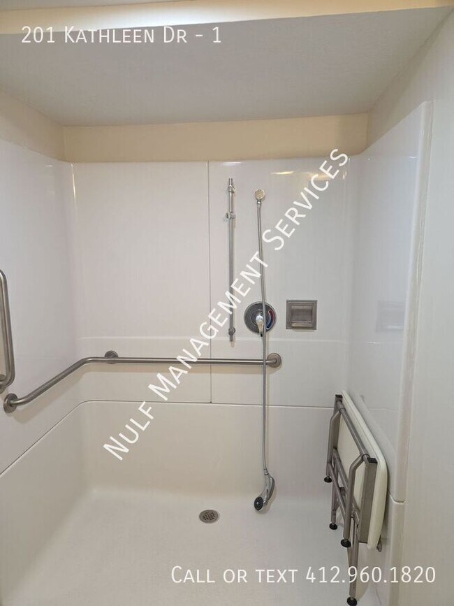 Building Photo - 201 Kathleen Dr