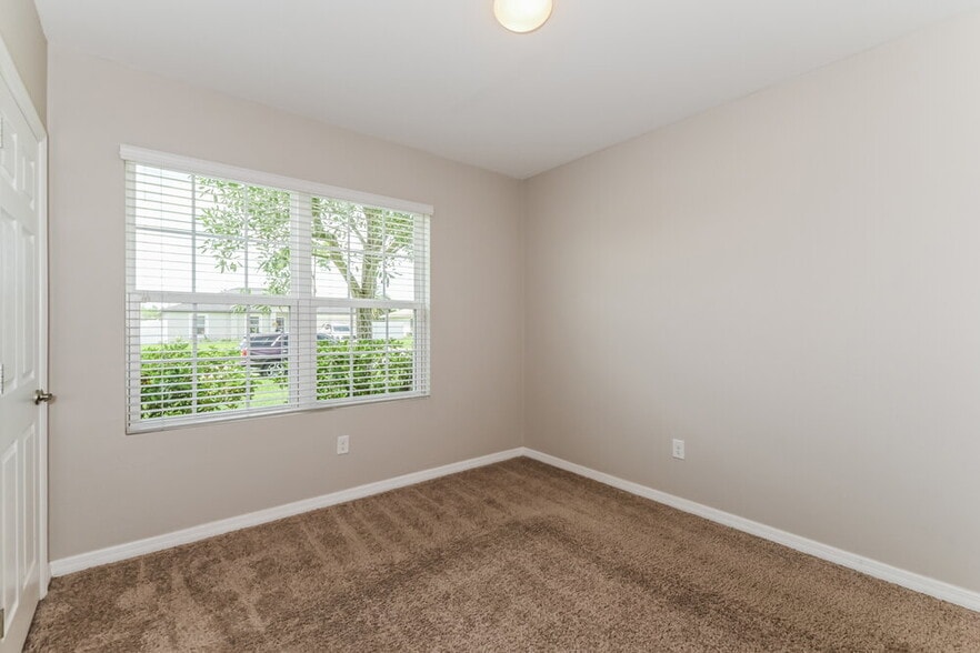 Building Photo - 449 SW 19th St