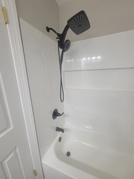 Building Photo - 612 Homestead Rd