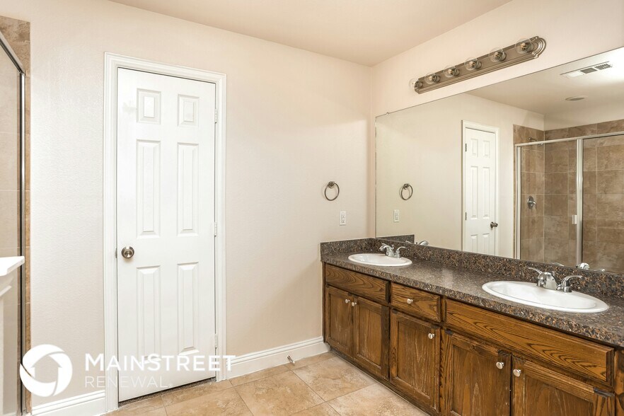 Building Photo - 1229 Granada Dr