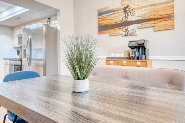 Building Photo - 3204 Cardinal Creek Cir