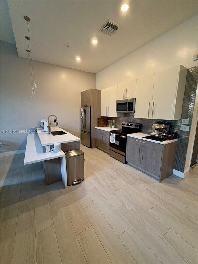 Building Photo - 913 NW 45th Terrace