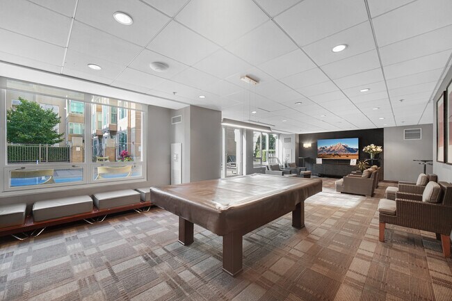 Building Photo - 33 W Ontario St