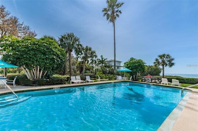 Building Photo - 300 S Florida Ave