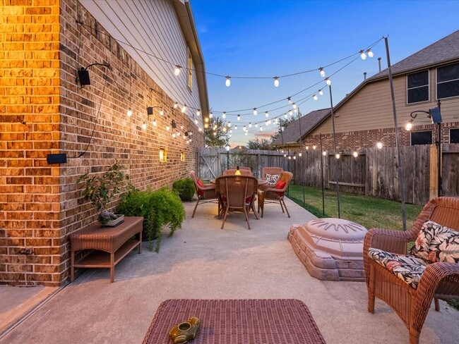 Building Photo - 6303 Wood Creek Ln